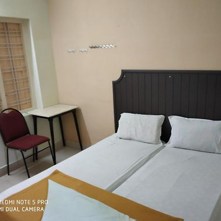Chottanikara Hotel Woodlands المظهر الخارجي الصورة
