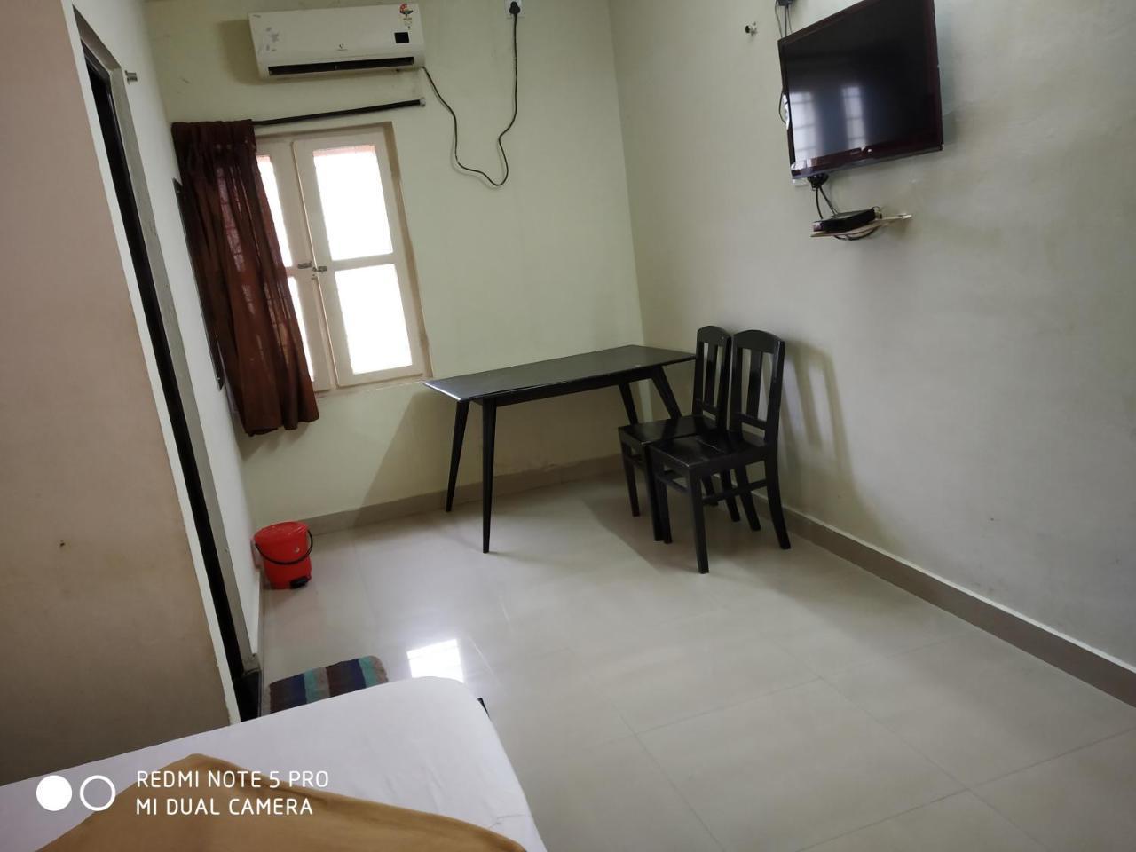 Chottanikara Hotel Woodlands المظهر الخارجي الصورة