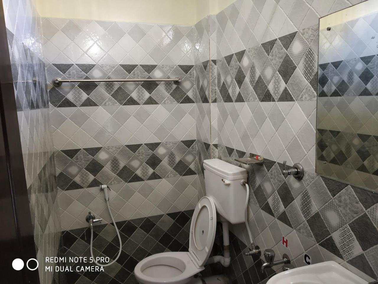Chottanikara Hotel Woodlands المظهر الخارجي الصورة